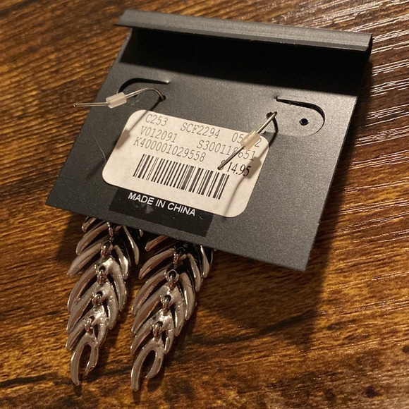 Catherine’s sparkling feather silver tone earrings NWT - Picture 2 of 2